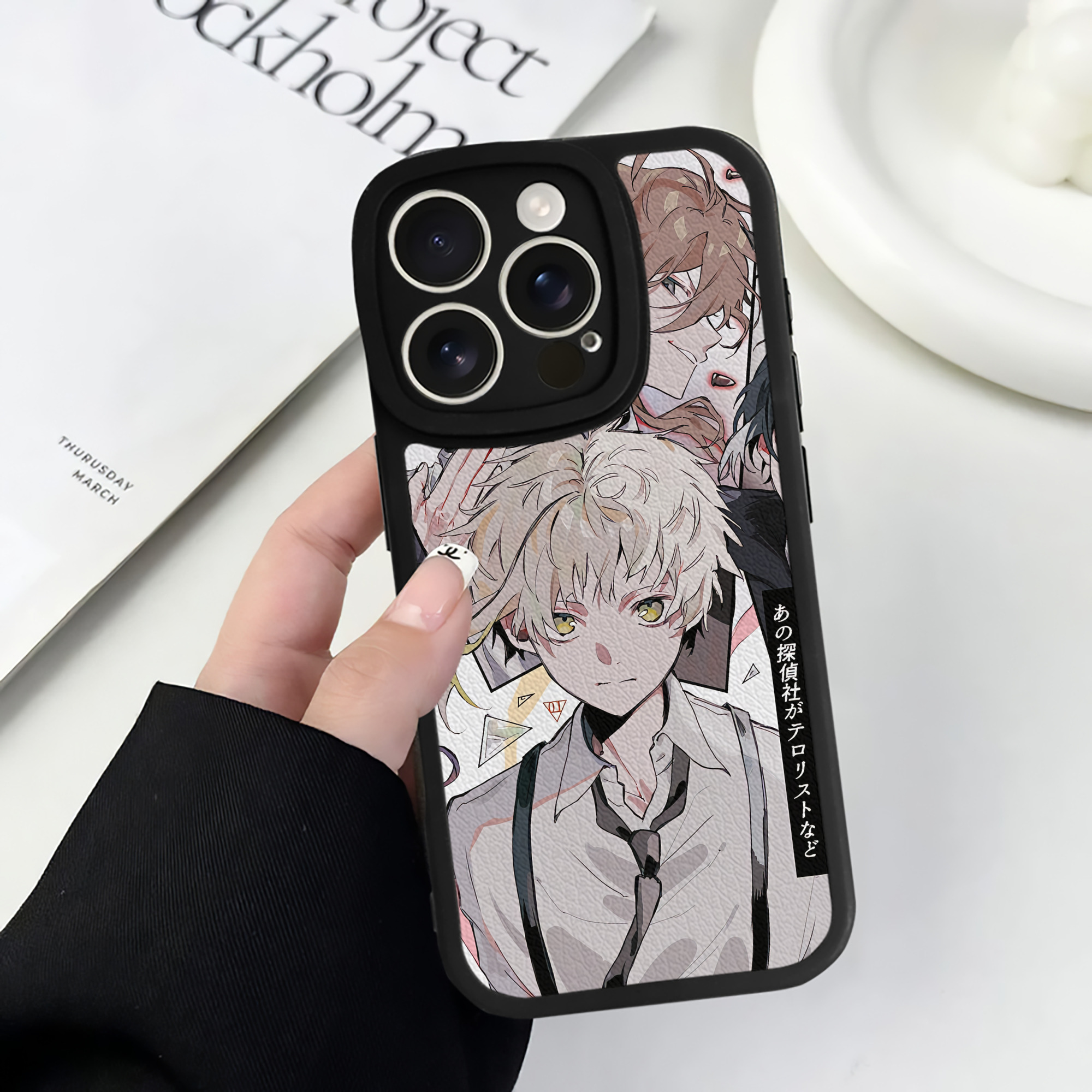 （画像用） 文豪ストレイドッグス Bungo Stray Dogs 【iPhone 16シリーズ対応】シリコンスマホケース（レザー調） 材質：シリコン